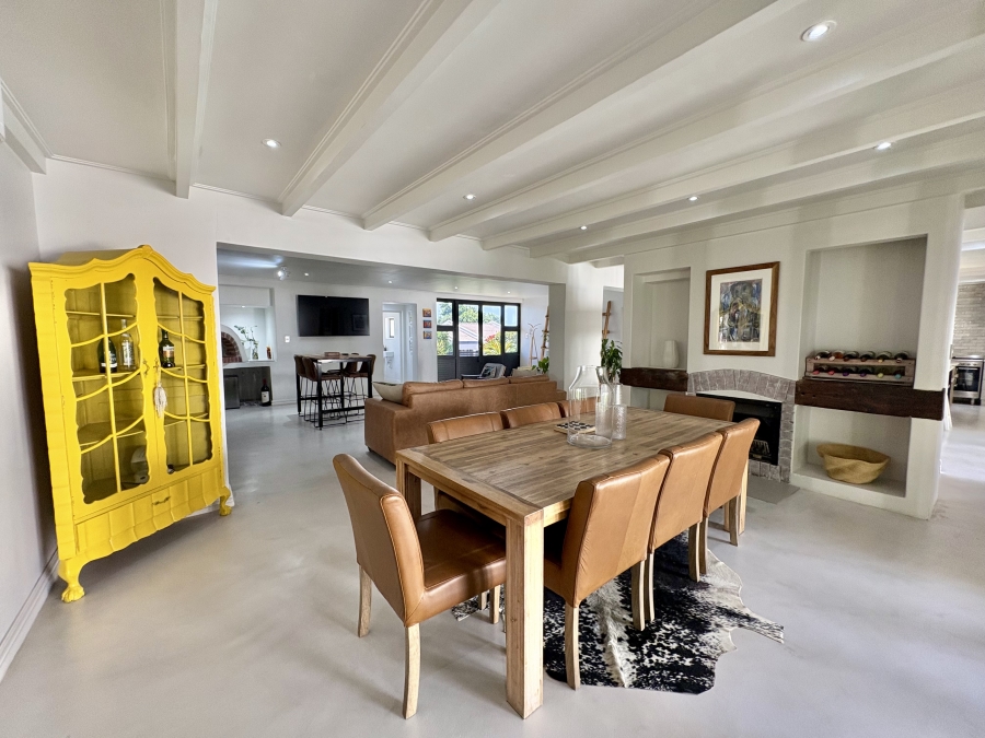 4 Bedroom Property for Sale in Hoog En Droog Western Cape